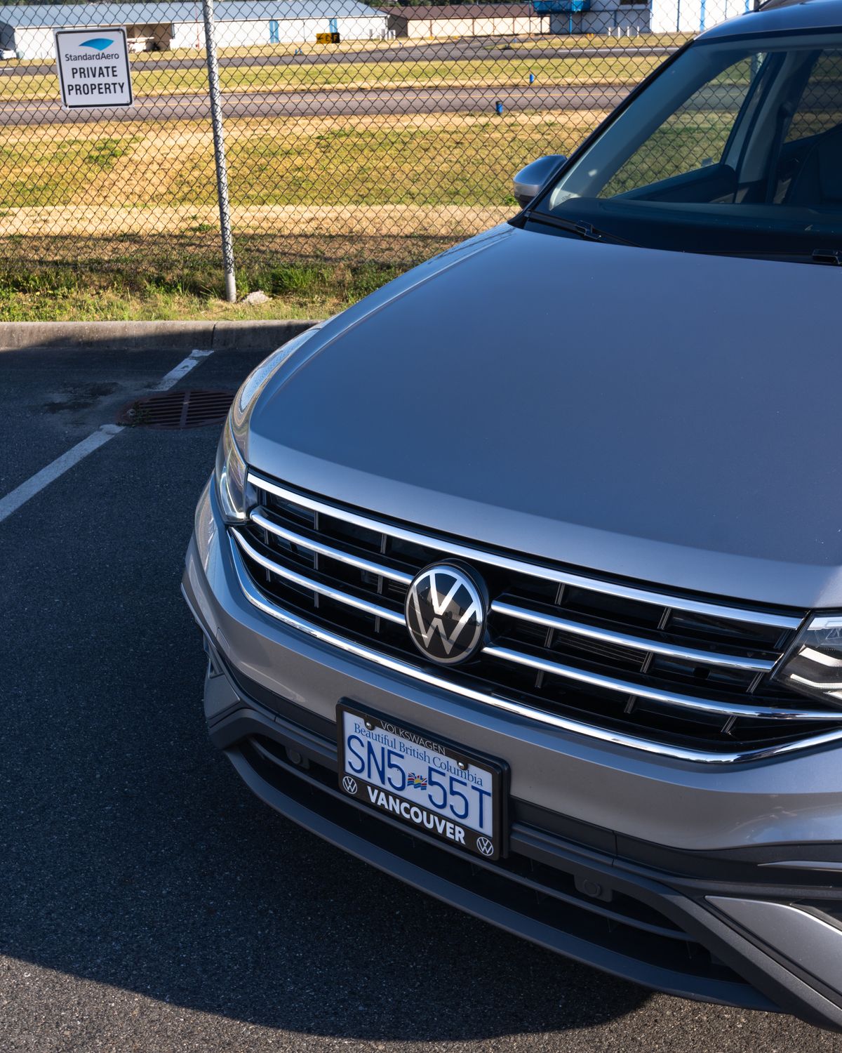 The Tiguan's chrome grille